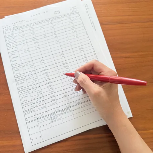 月次の数字を確認する税理士